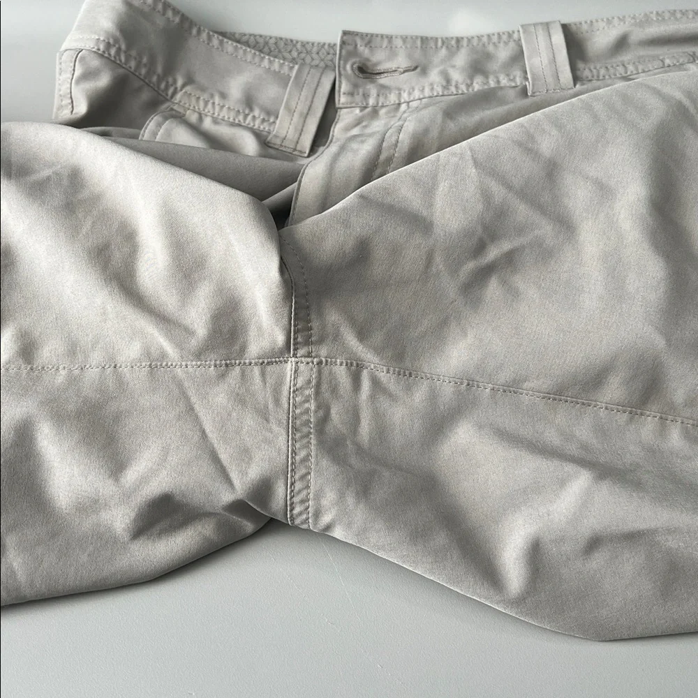 Columbia Omnishield Flat Front Khaki Short Size 34